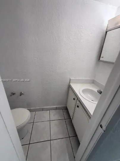 1305 W 46th St #221 Hialeah, FL 33012
