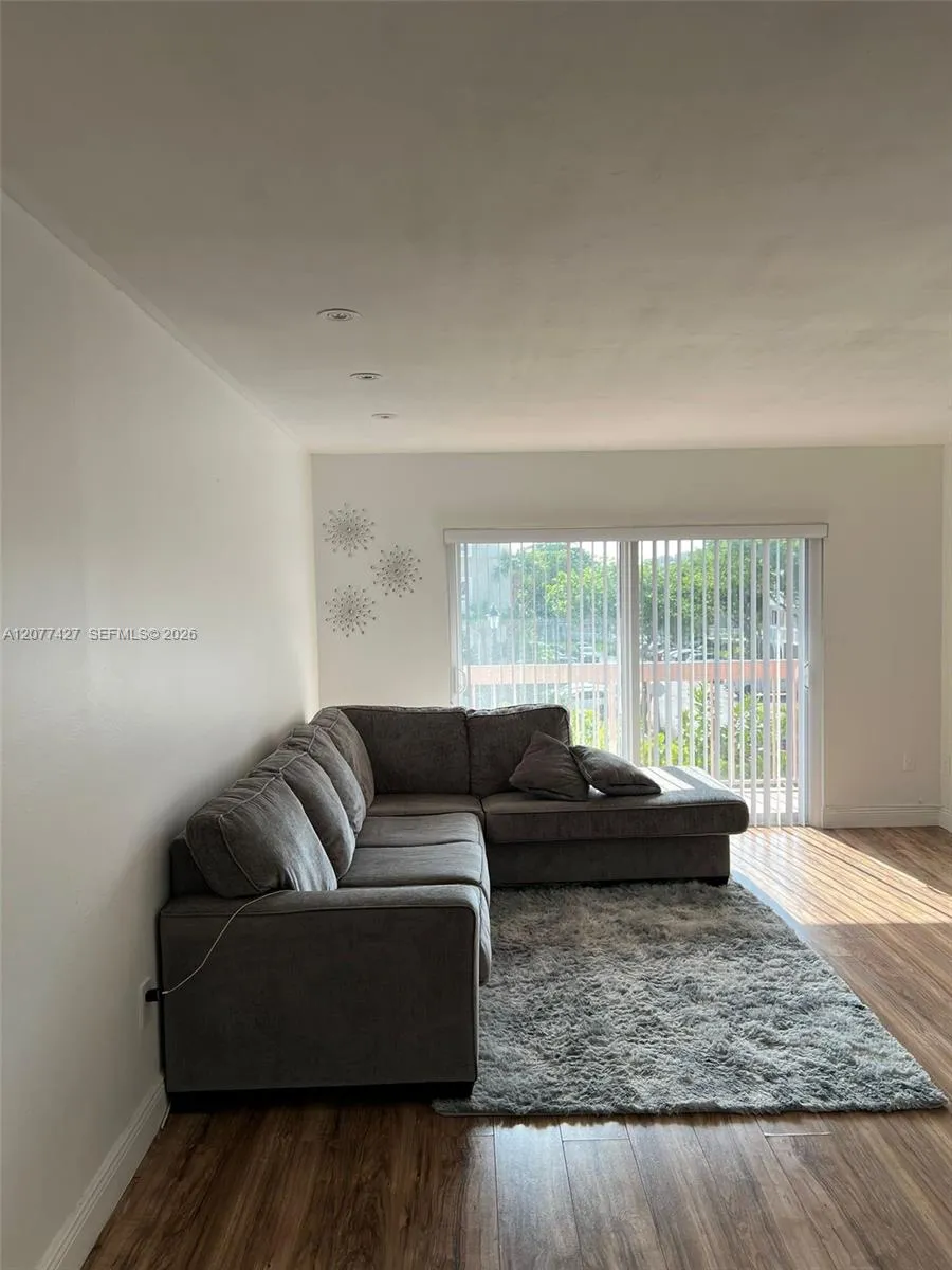 7810 Camino Real #i-306 Miami, FL 33143