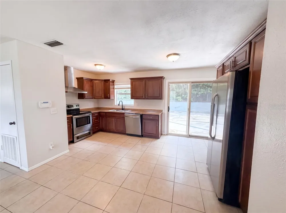 7018 LYNWOOD DRIVE Tampa, FL 33637