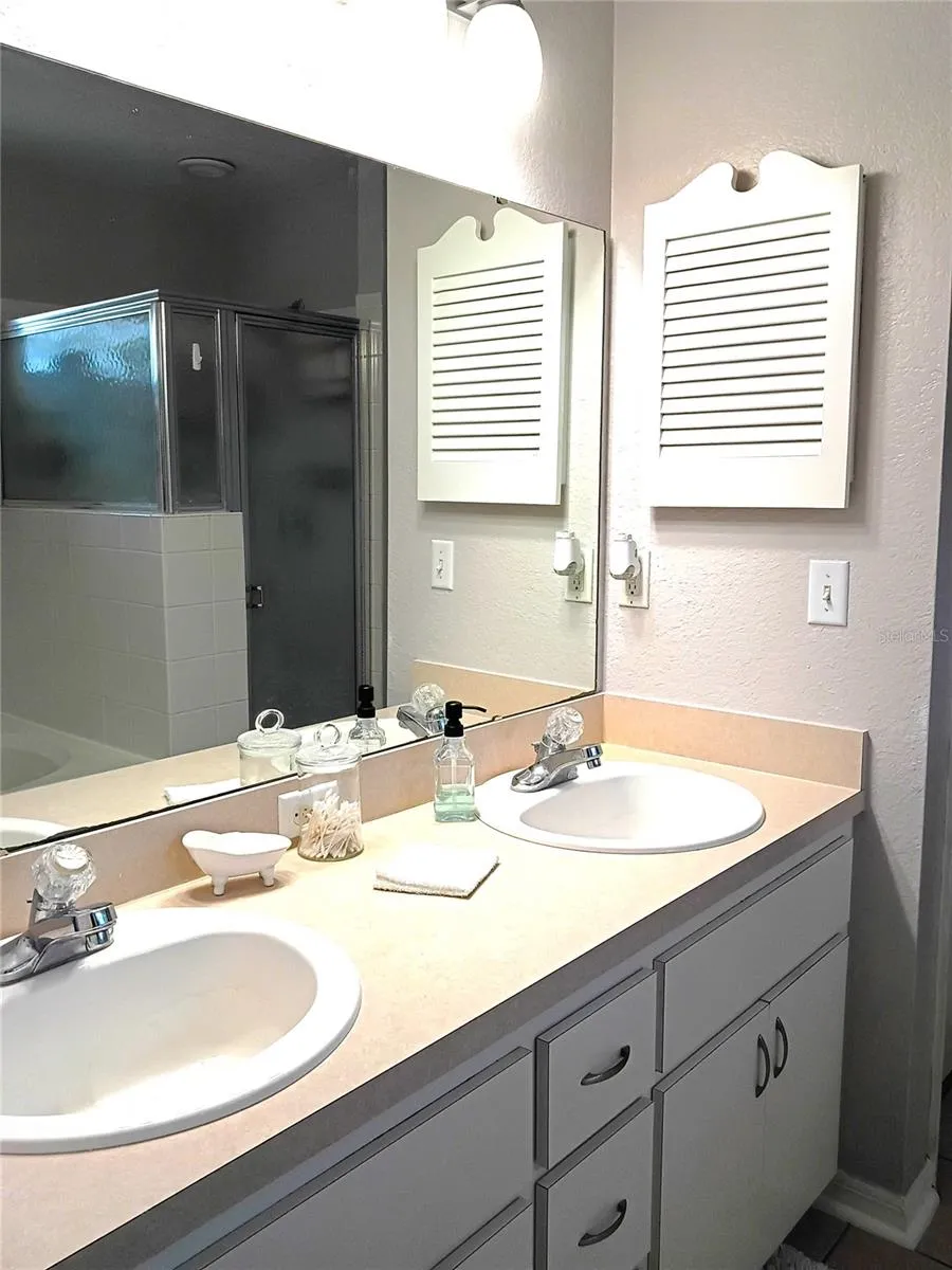 817 REFLECTIONS LOOP E Winter Haven, FL 33884