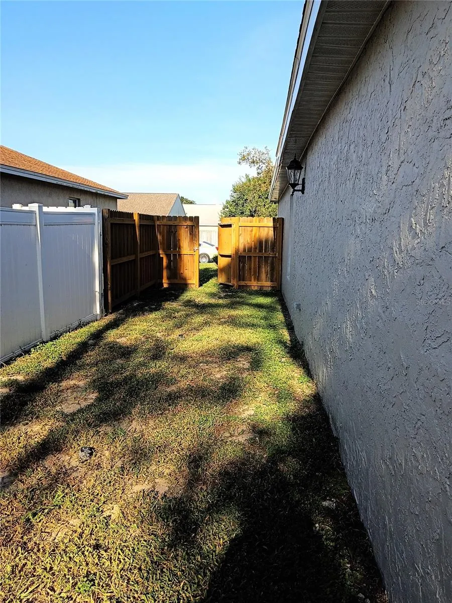 817 REFLECTIONS LOOP E Winter Haven, FL 33884