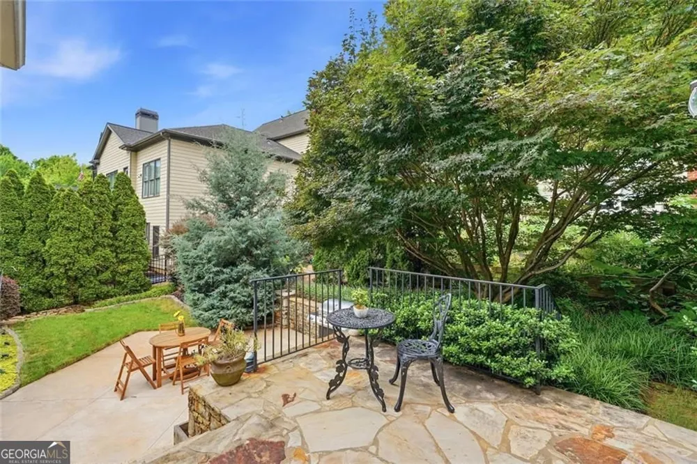 1445 Hedgewood LN NW Kennesaw, GA 30152