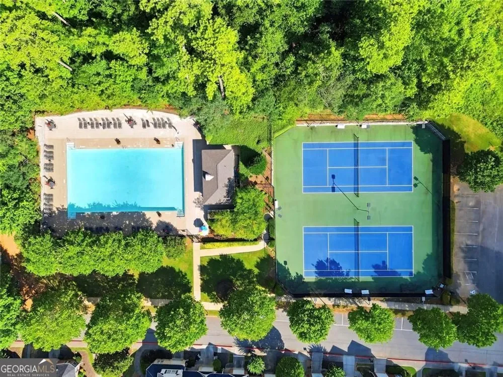 1445 Hedgewood LN NW Kennesaw, GA 30152
