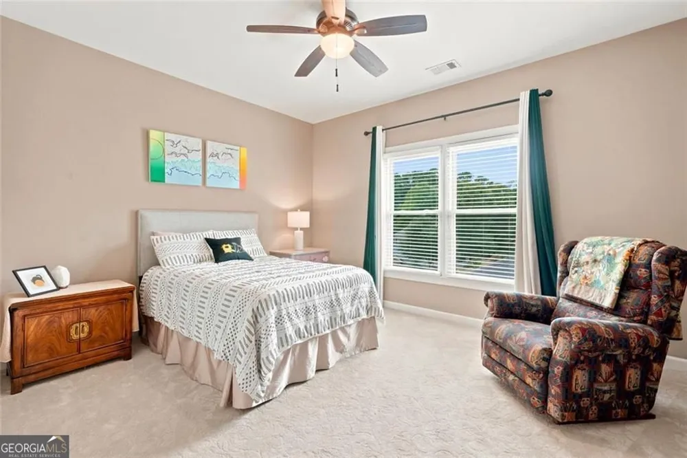 1445 Hedgewood LN NW Kennesaw, GA 30152