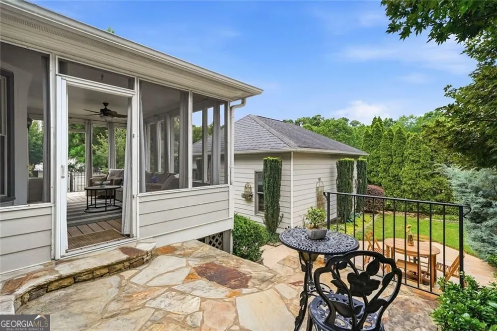 1445 Hedgewood LN NW Kennesaw, GA 30152