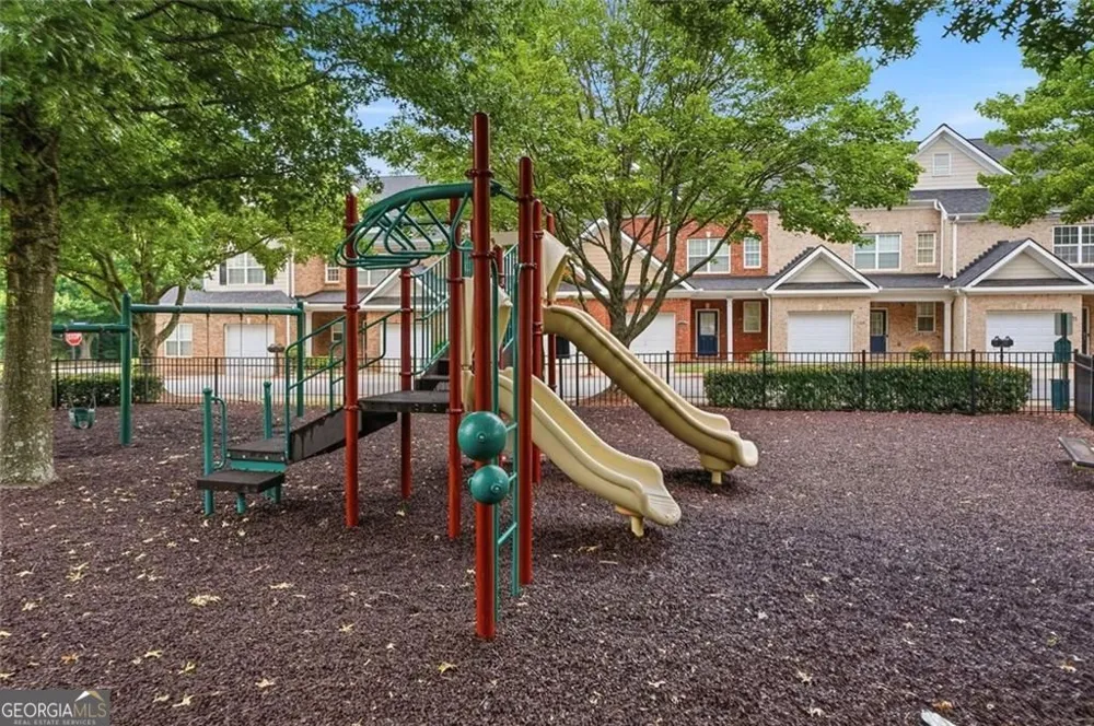 1445 Hedgewood LN NW Kennesaw, GA 30152