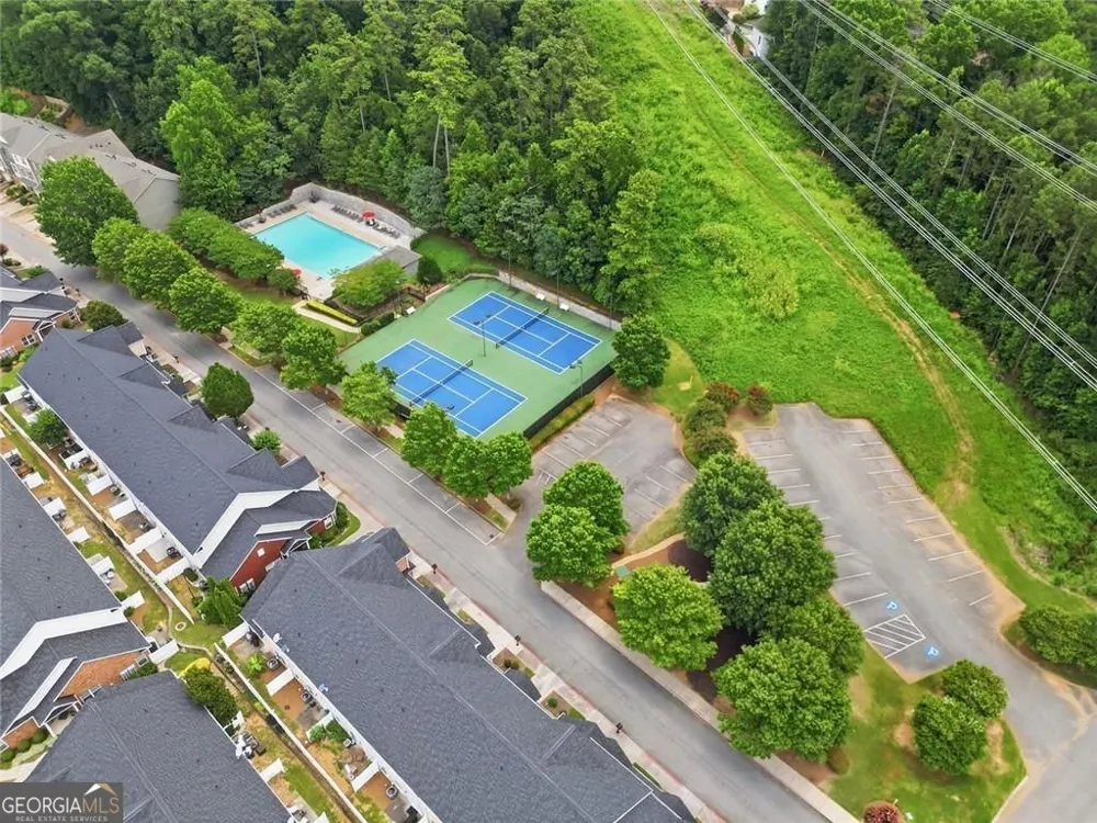 1445 Hedgewood LN NW Kennesaw, GA 30152