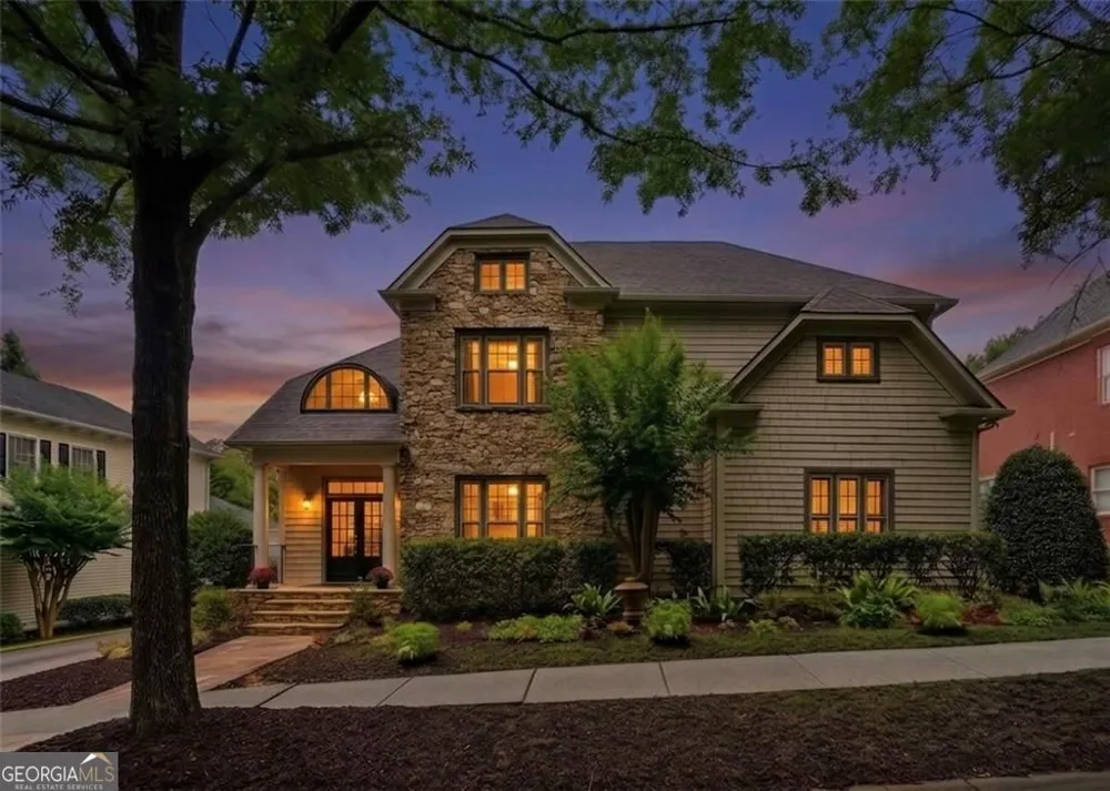 1445 Hedgewood LN NW Kennesaw, GA 30152