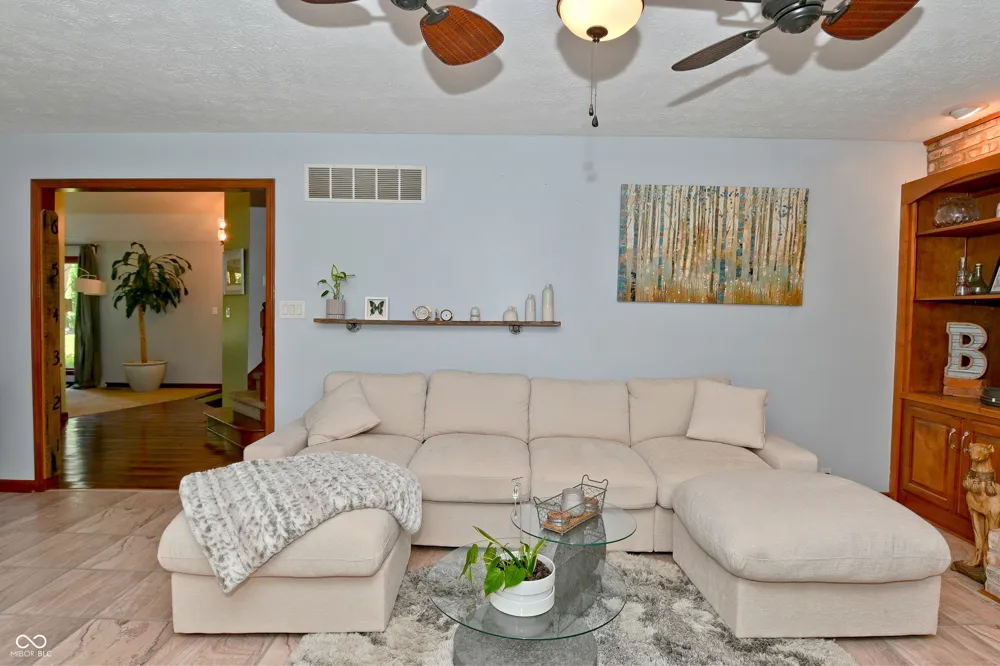6572 Kings Court Avon, IN 46123