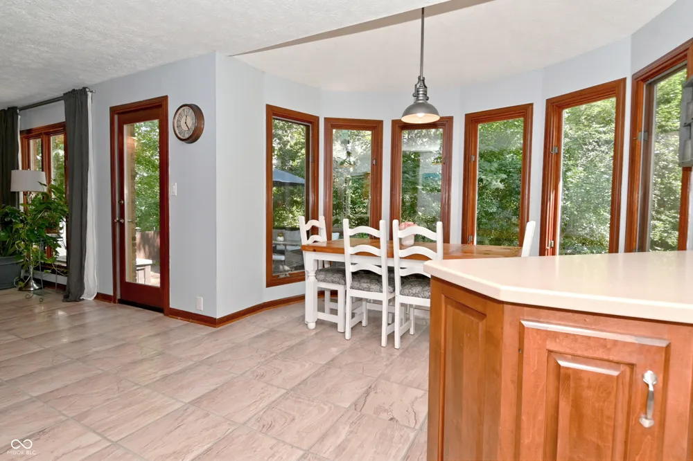 6572 Kings Court Avon, IN 46123