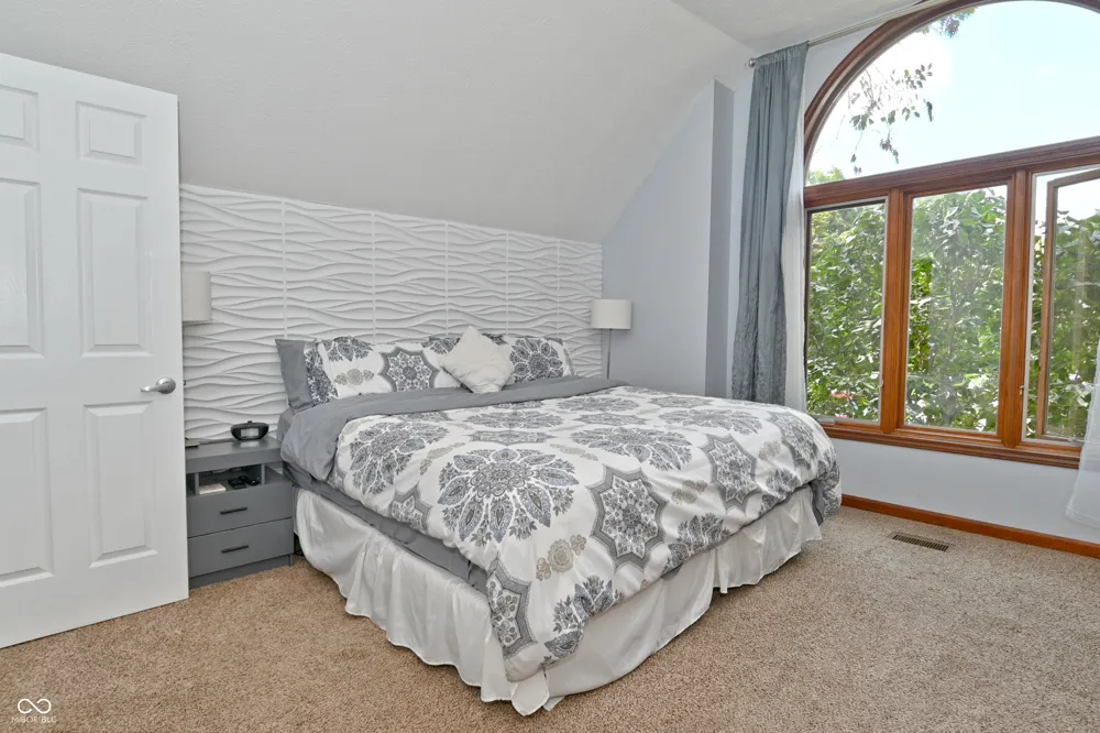 6572 Kings Court Avon, IN 46123