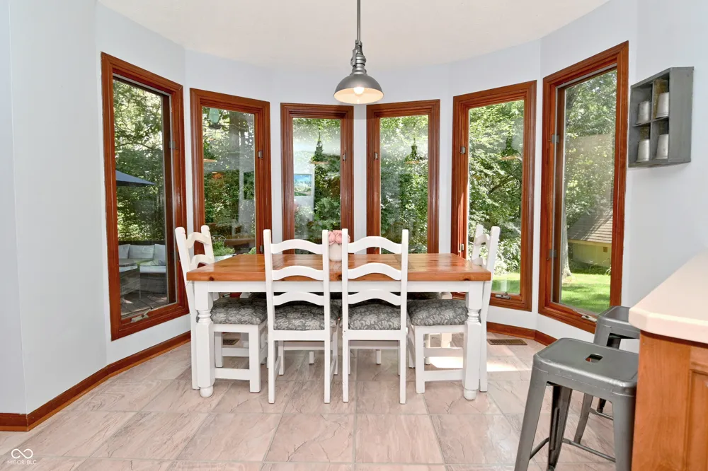 6572 Kings Court Avon, IN 46123