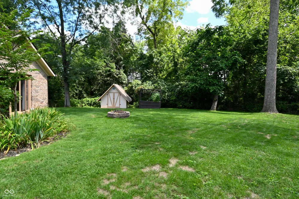 6572 Kings Court Avon, IN 46123