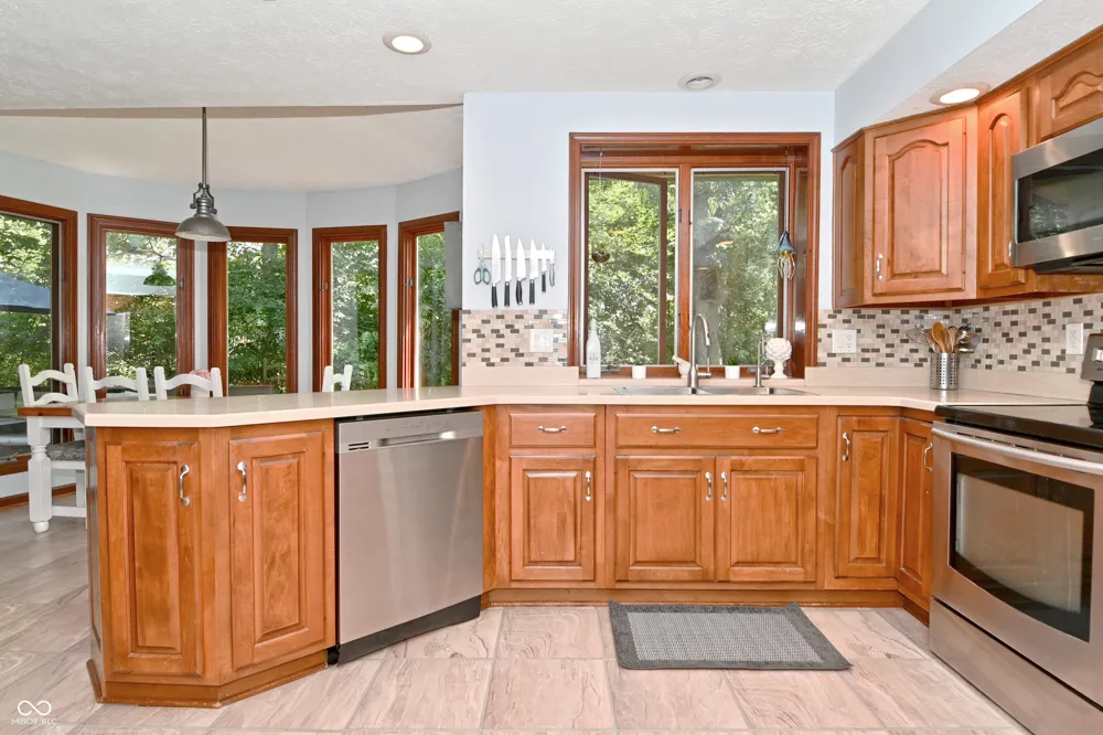 6572 Kings Court Avon, IN 46123