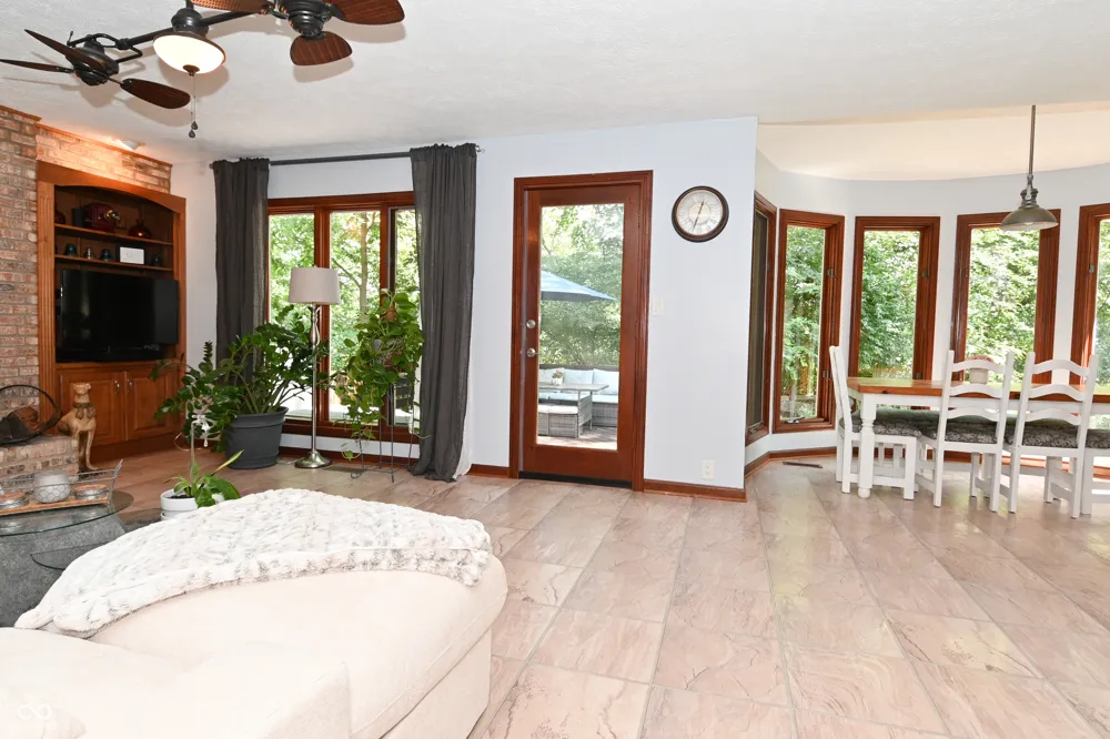 6572 Kings Court Avon, IN 46123