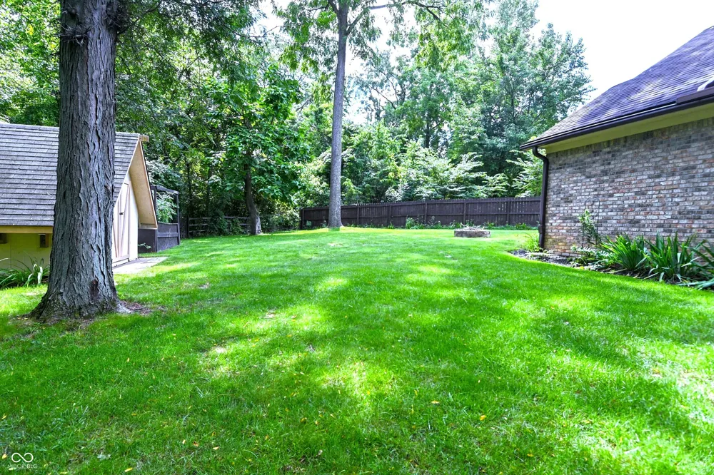 6572 Kings Court Avon, IN 46123