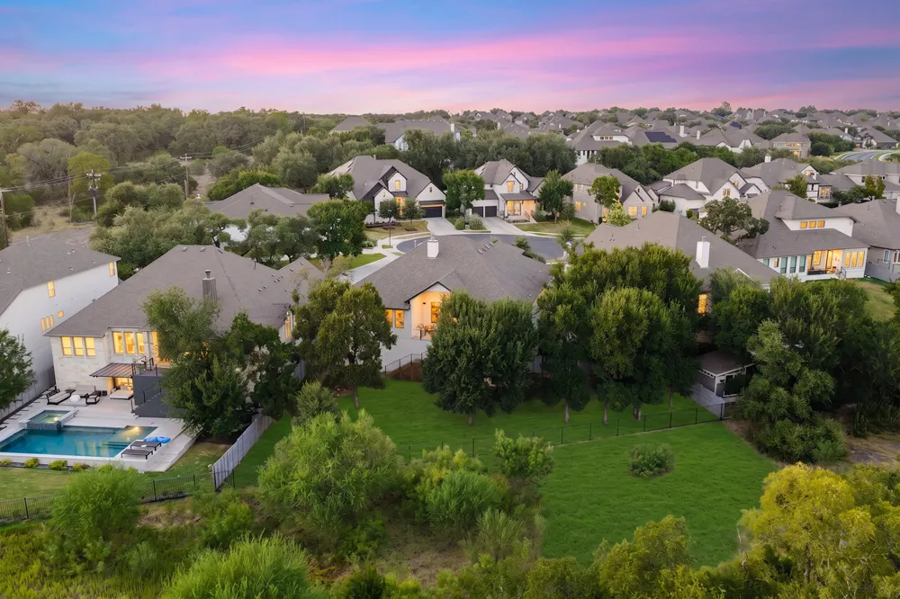 129 Hollytree Court Georgetown, TX 78628