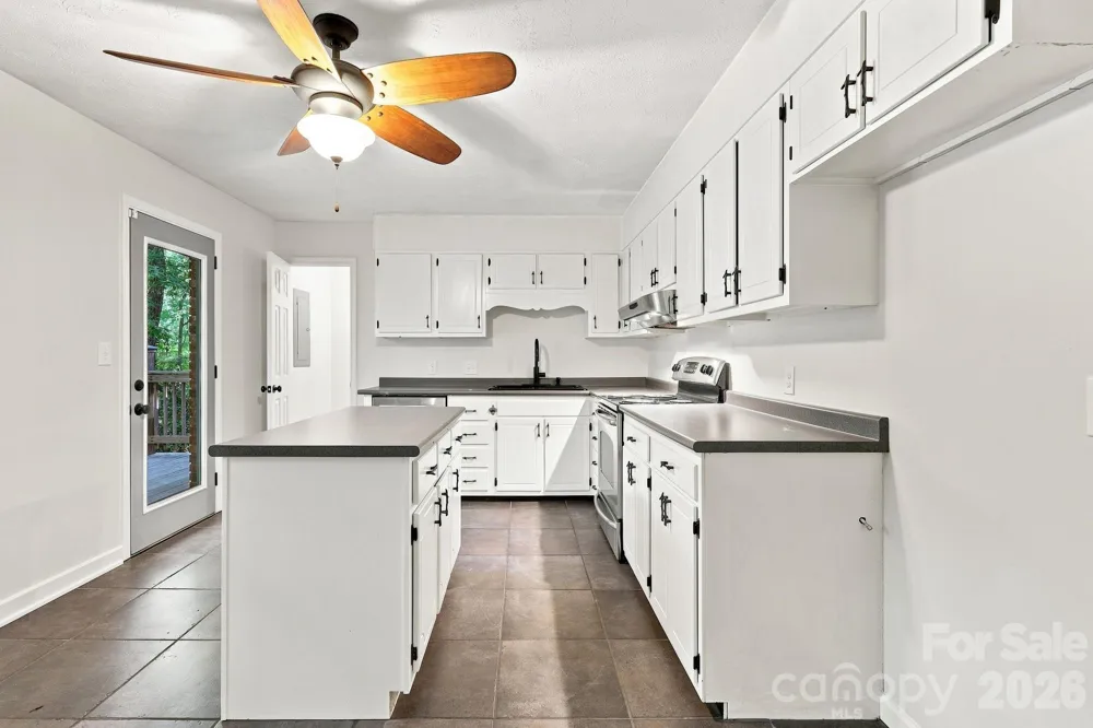 151 Ridgewood Acres Drive Hendersonville, NC 28792