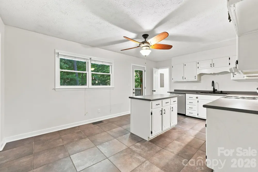 151 Ridgewood Acres Drive Hendersonville, NC 28792