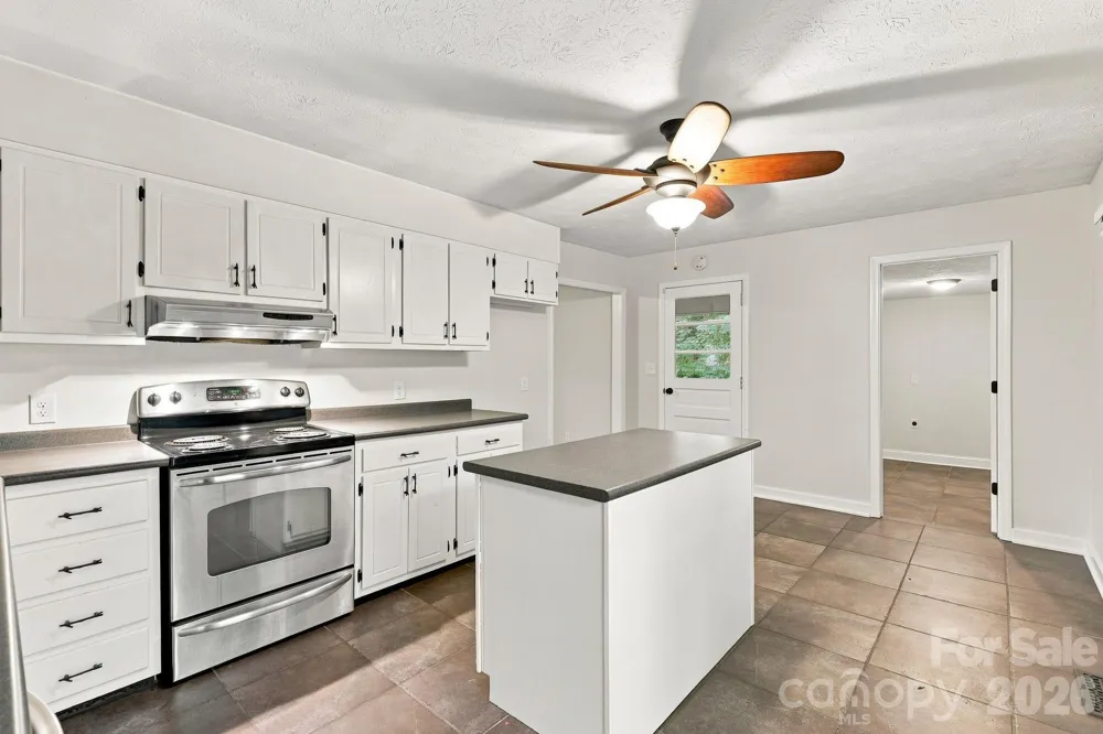 151 Ridgewood Acres Drive Hendersonville, NC 28792