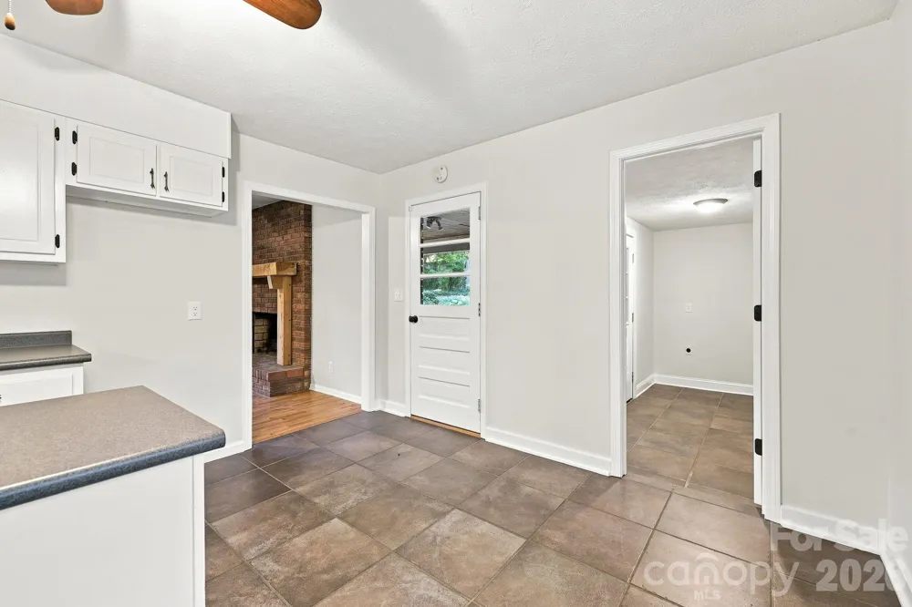 151 Ridgewood Acres Drive Hendersonville, NC 28792