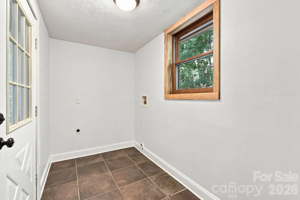 151 Ridgewood Acres Drive Hendersonville, NC 28792