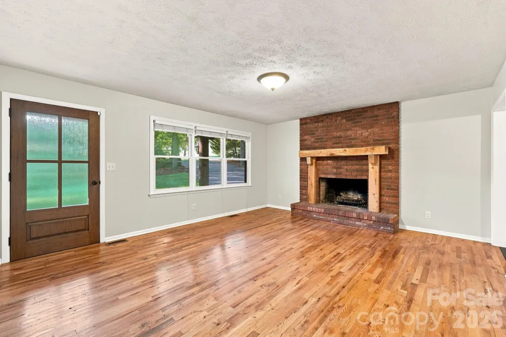 151 Ridgewood Acres Drive Hendersonville, NC 28792