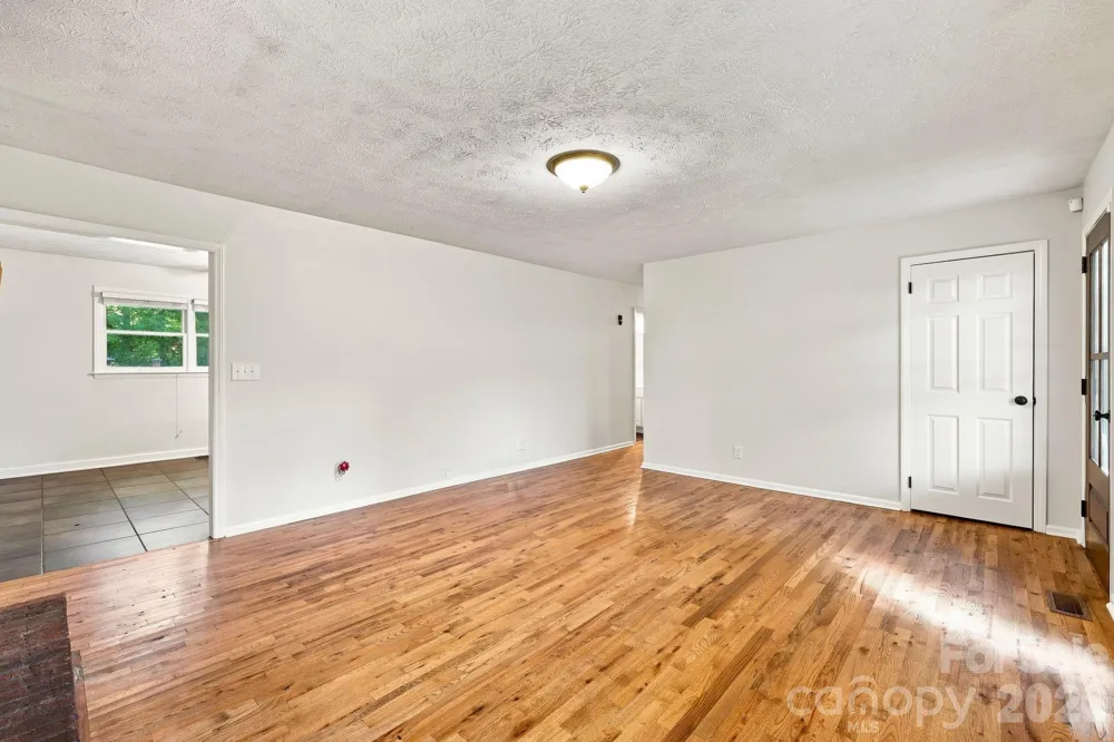 151 Ridgewood Acres Drive Hendersonville, NC 28792