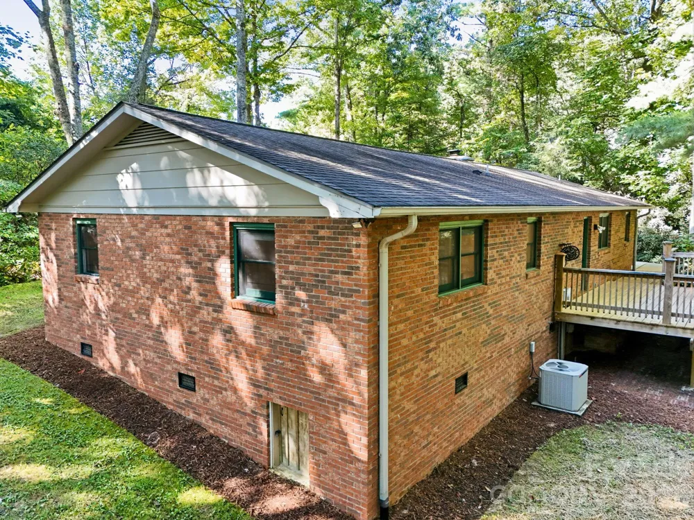 151 Ridgewood Acres Drive Hendersonville, NC 28792