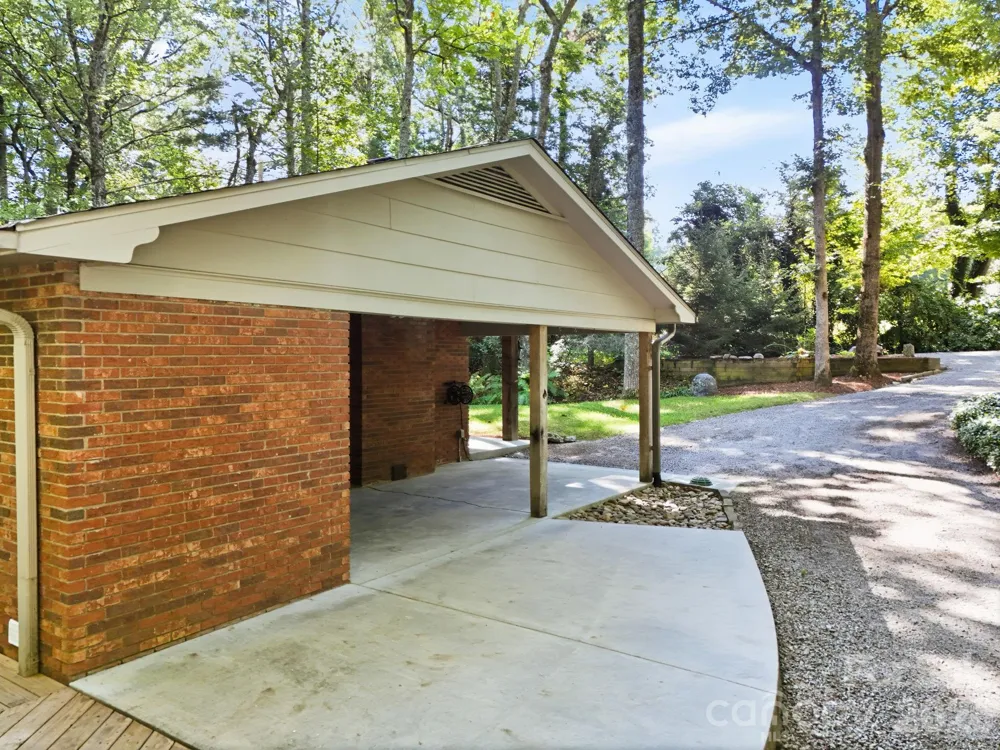 151 Ridgewood Acres Drive Hendersonville, NC 28792