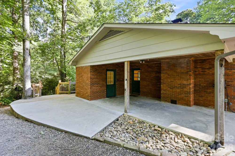 151 Ridgewood Acres Drive Hendersonville, NC 28792