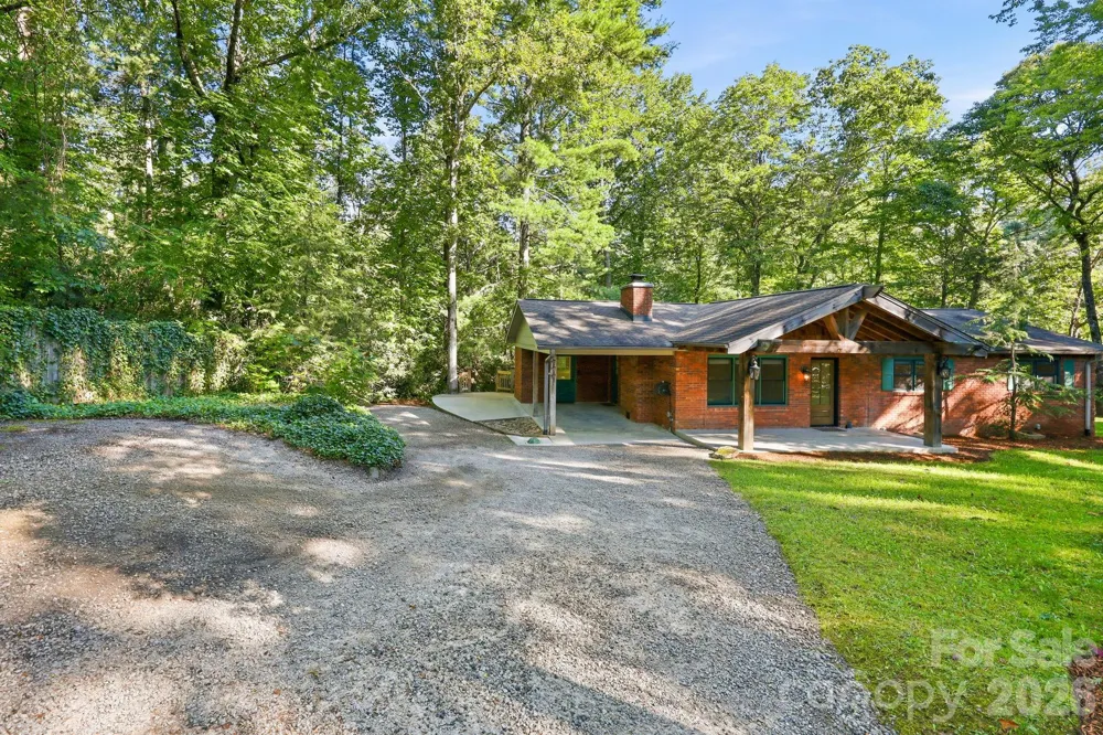 151 Ridgewood Acres Drive Hendersonville, NC 28792