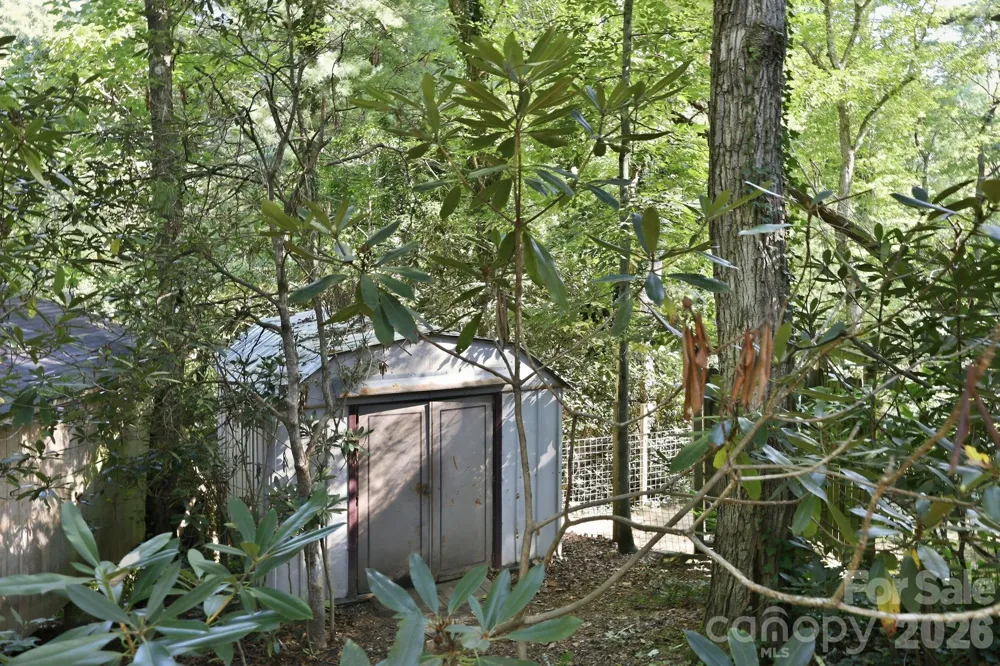151 Ridgewood Acres Drive Hendersonville, NC 28792