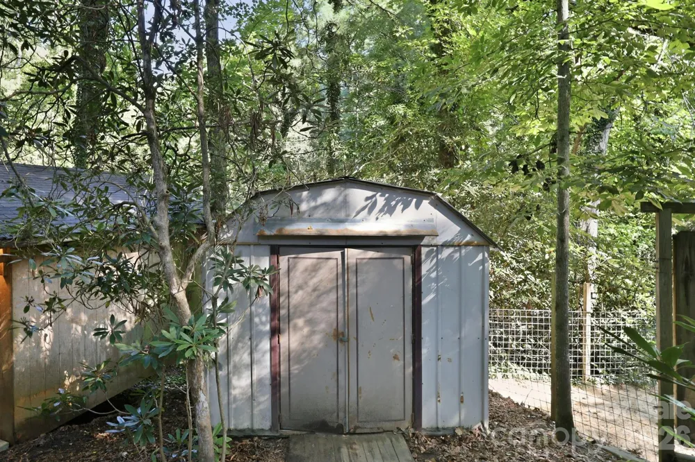 151 Ridgewood Acres Drive Hendersonville, NC 28792
