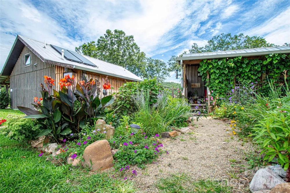 1295 Paint Rock Road Hot Springs, NC 28743