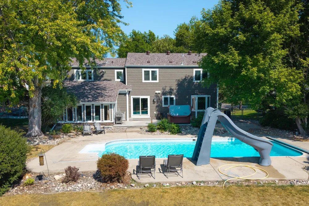 2949 Peterson Parkway Fargo, ND 58102