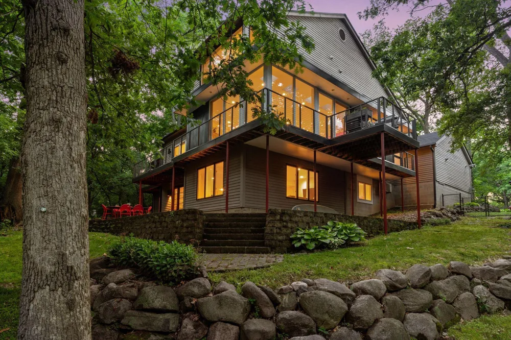 13001 Brenwood Trail Minnetonka, MN 55343