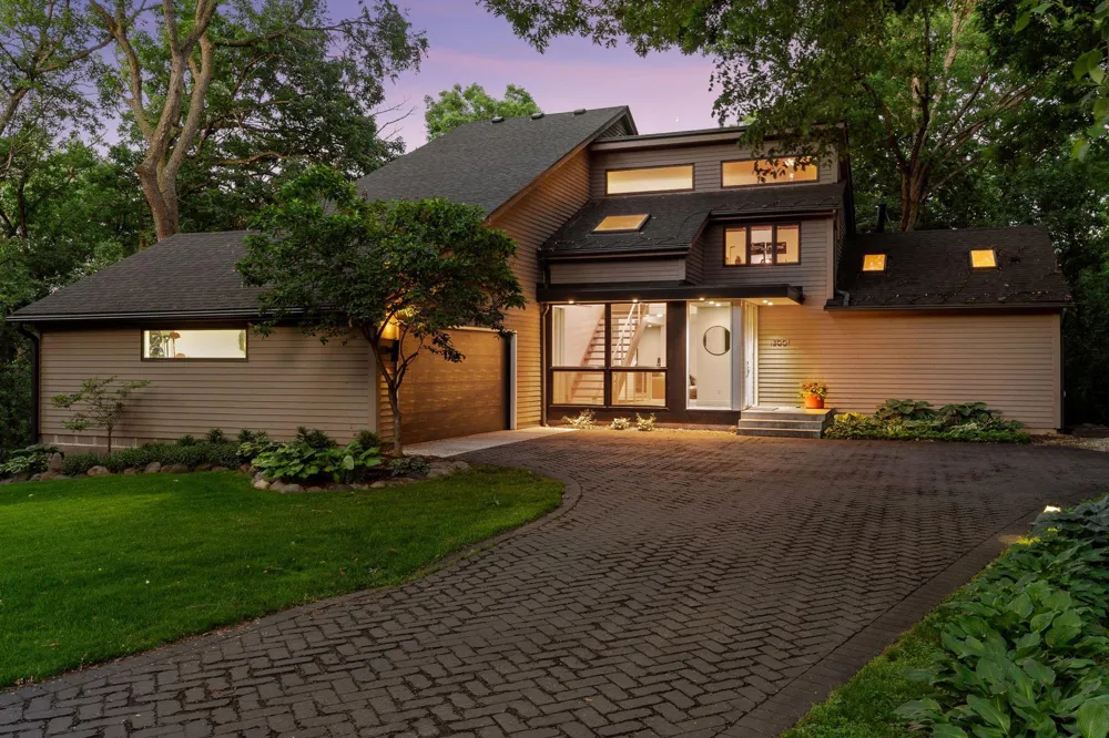 13001 Brenwood Trail Minnetonka, MN 55343