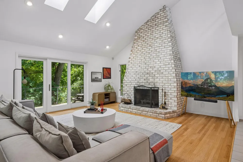 13001 Brenwood Trail Minnetonka, MN 55343