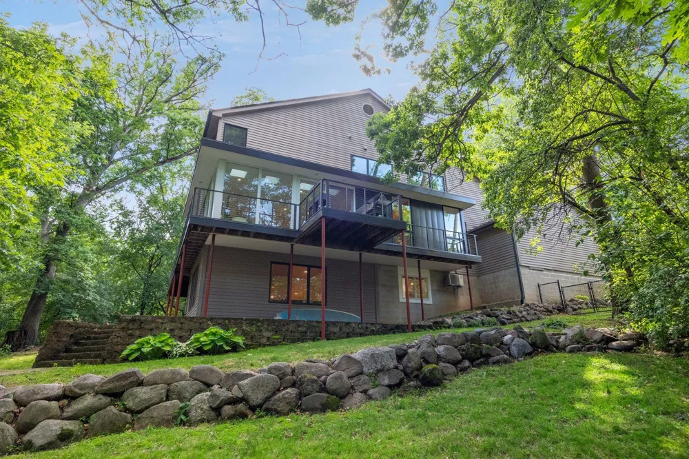 13001 Brenwood Trail Minnetonka, MN 55343