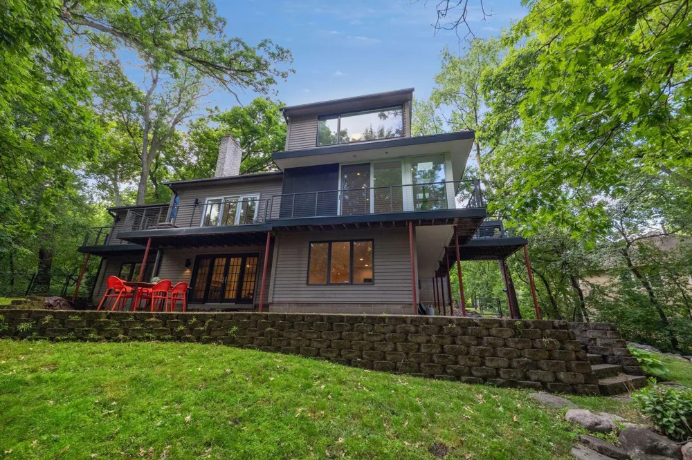 13001 Brenwood Trail Minnetonka, MN 55343