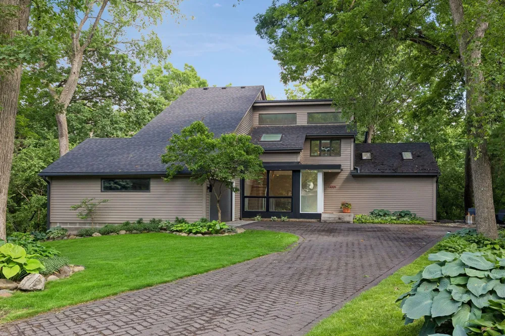 13001 Brenwood Trail Minnetonka, MN 55343
