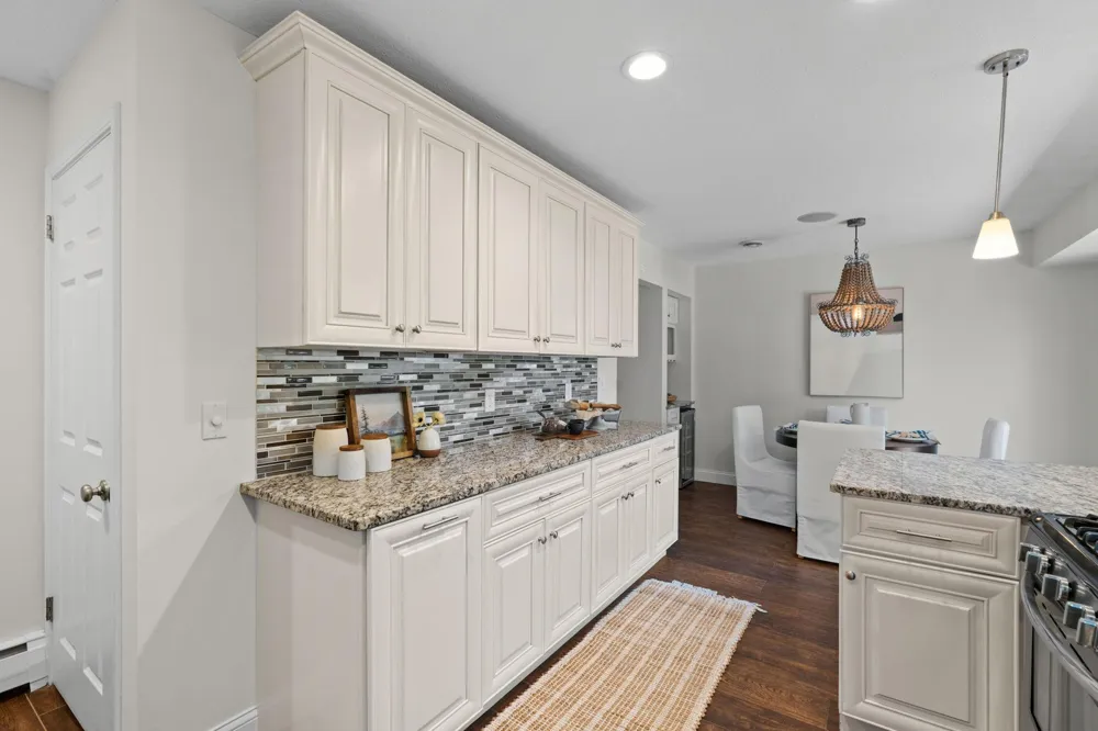 12918 Rutledge Circle Minnetonka, MN 55305