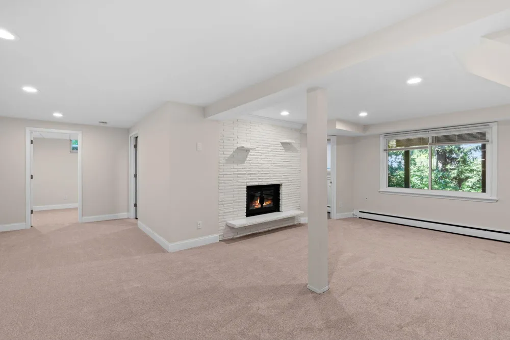 12918 Rutledge Circle Minnetonka, MN 55305