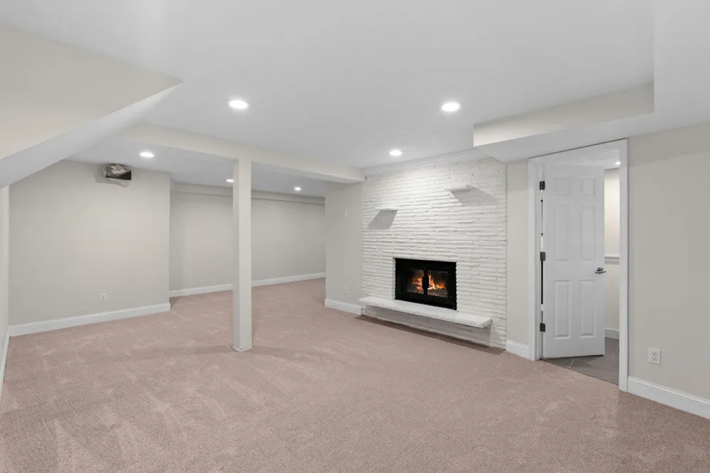 12918 Rutledge Circle Minnetonka, MN 55305