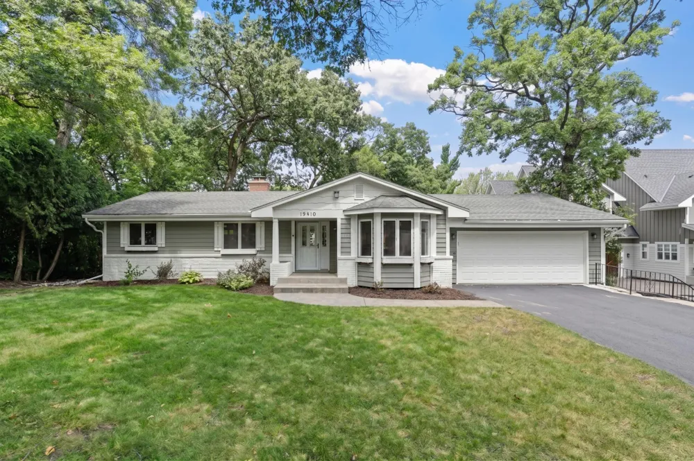 12918 Rutledge Circle Minnetonka, MN 55305