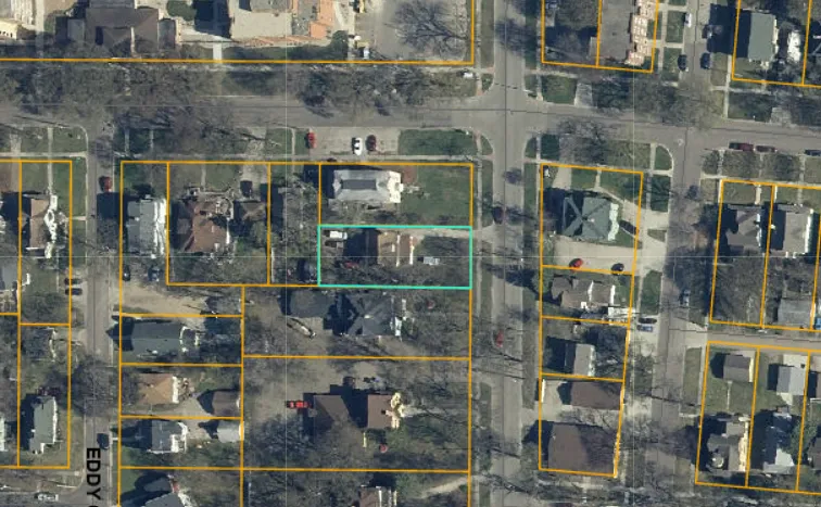 305 University Drive S Fargo, ND 58103