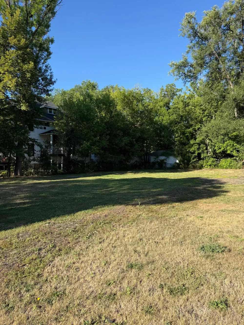 305 University Drive S Fargo, ND 58103