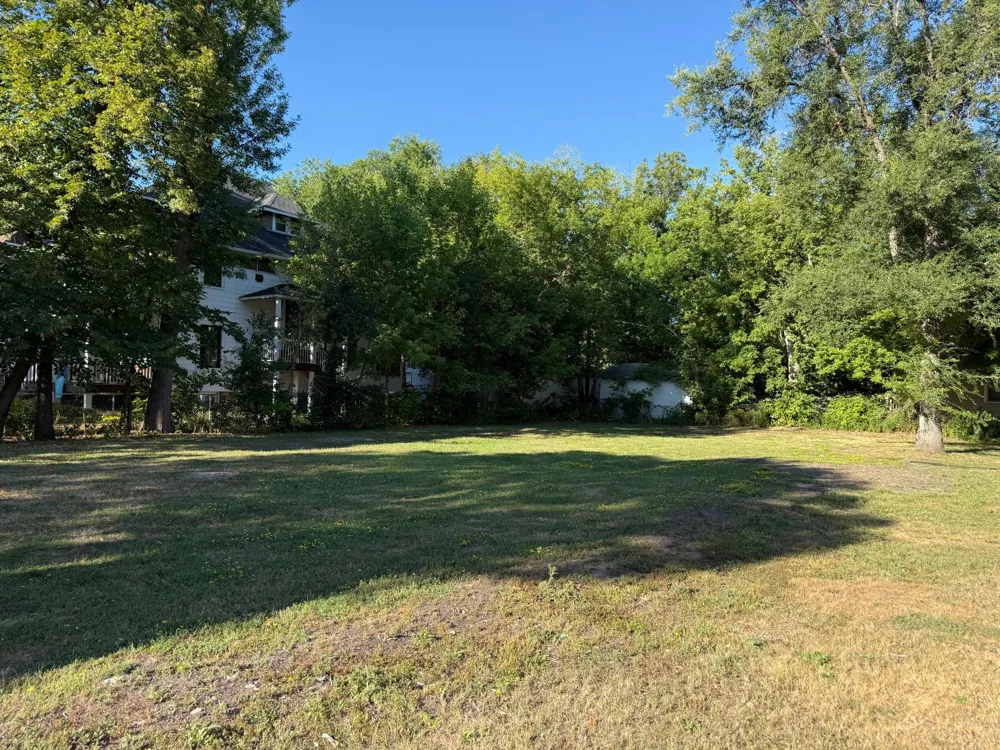 305 University Drive S Fargo, ND 58103