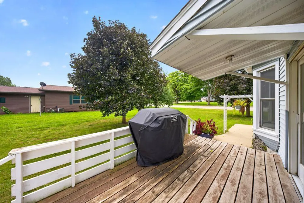 108 2nd Street NE Grand Meadow, MN 55936